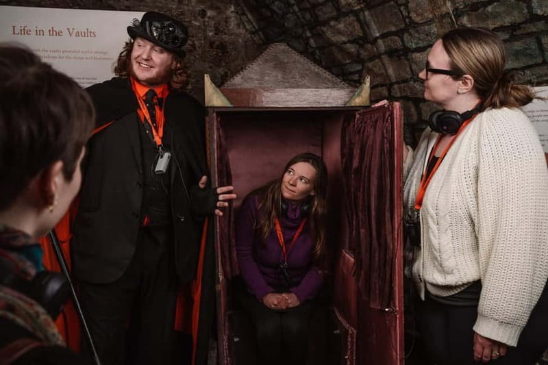 Edinburgh: Multi-Sensory Haunted Underground Tour - The 15-minute walk through Edinburgh’s Old Town