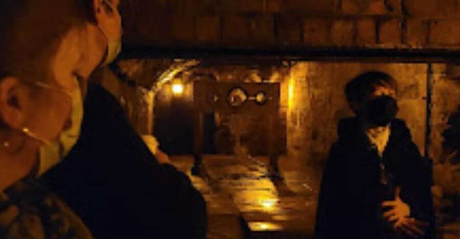 Edinburgh: Old Town and Underground Ghost Tour - Meeting at the Royal Mile Police Box
