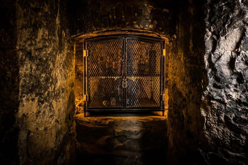 Edinburgh: The Lost Close Underground Scotch Whisky Tasting - A first lesson in Scotch without the fuss