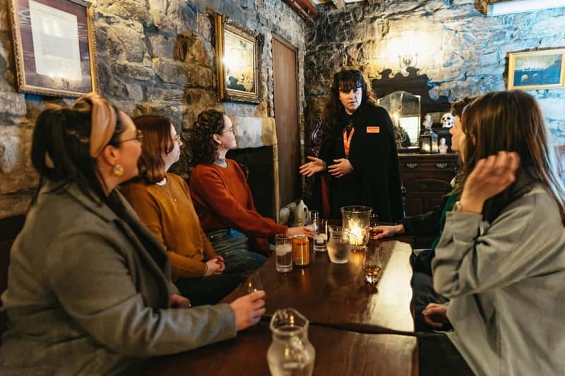 Edinburgh: Underground Vaults Evening Ghost Tour with Whisky - Why the Mercat Cross opening works so well