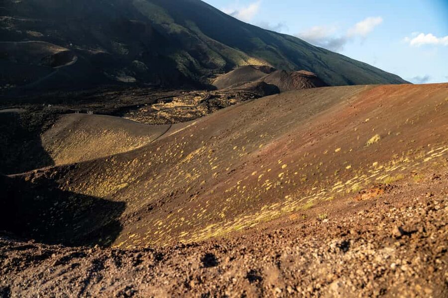 Etna Sunset Tour: Volcano trek, Cave & tasting from Catania - What to wear and bring for the mountain