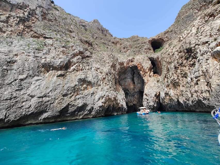 EXCURSION VISIT TO THE SANTA MARIA DI LEUCA CAVES - What the skipper adds to the experience