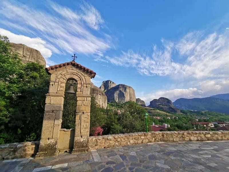 From Athens: Meteora Caves & Monasteries Day Trip by Train - The photo stops are not filler