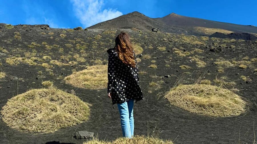 From Catania: trek on Mount Etna, Lava Cave & tasting Tour - Choosing the cable car and 4x4 option