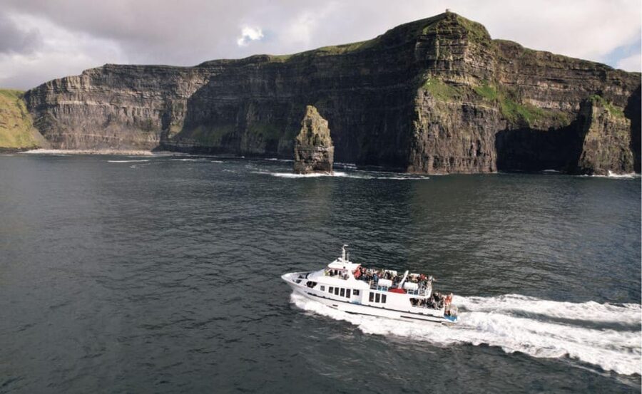 From Dublin: Cliffs of Moher, Boat Tour & Aillwee Cave - One day, two very different sides of County Clare
