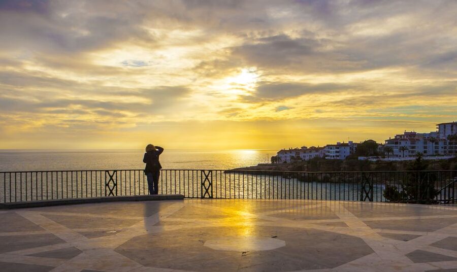 From Granada: Skip-the-Line Nerja Cave and Frigiliana - What the guide adds to the day
