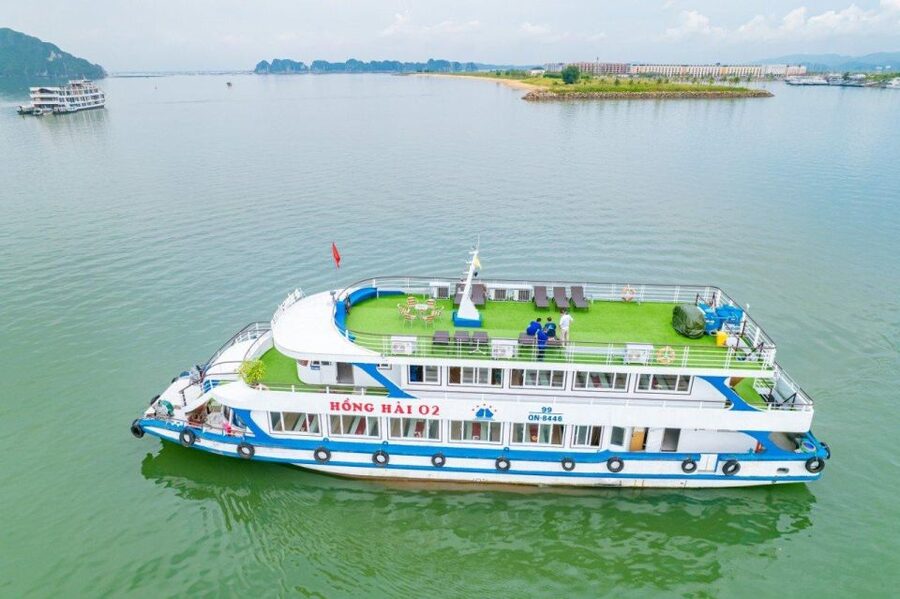 From Hanoi: Halong Bay 1 Day Trip Visit Cave, Island, Kayak - Six hours among Halong Bay’s limestone islands