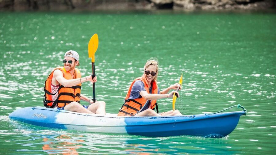From Hanoi: Halong Bay 1 Day Trip Visit Cave, Island, Kayak - Titop Island: viewpoint or beach?