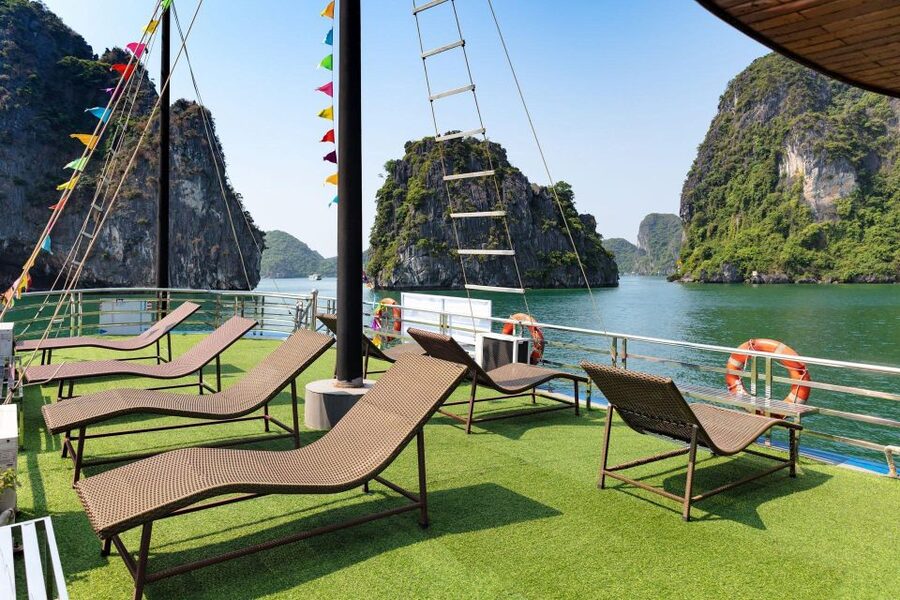 From Hanoi: Halong Bay 1 Day Trip Visit Cave, Island, Kayak - What the $47 price really gets you