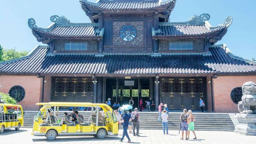 From Hanoi: Hoa Lu/Bai Dinh-Tam Coc/Trang An-Mua Cave Tours - Guides, buses, and the practical rhythm
