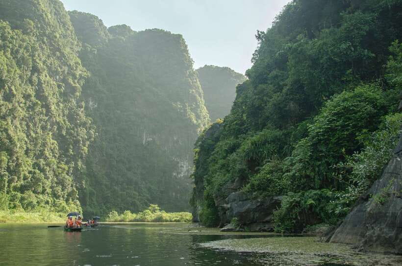 From Hanoi: Hoa Lu/Bai Dinh-Tam Coc/Trang An-Mua Cave Tours - Hoa Lu or Bai Dinh: two very different mornings