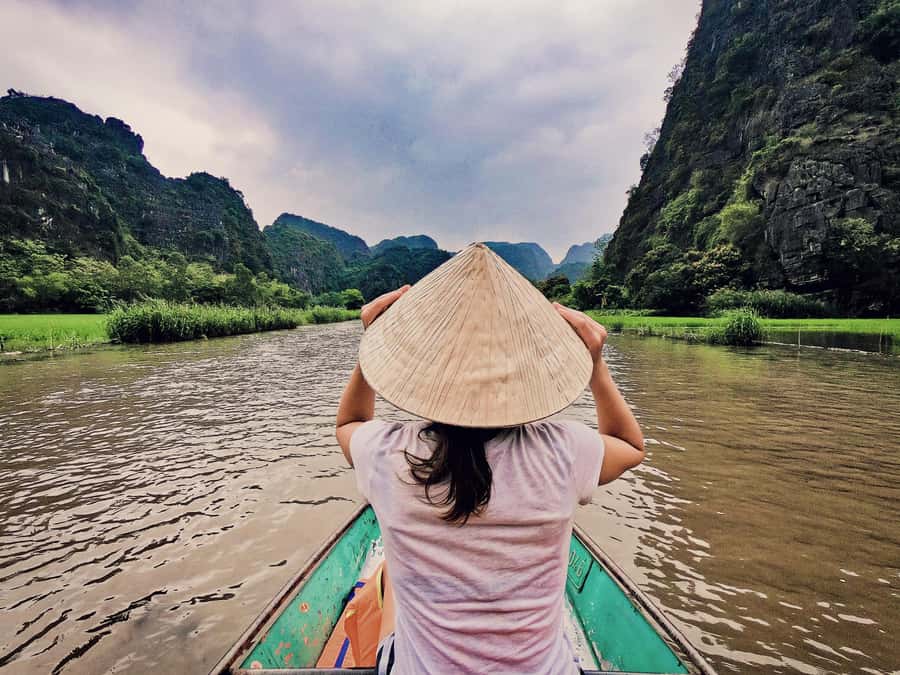 From Hanoi: Hoa Lu, Tam Coc, and Mua Cave Adventure Day Tour - Mua Cave and the climb to the Ngo Dong River view