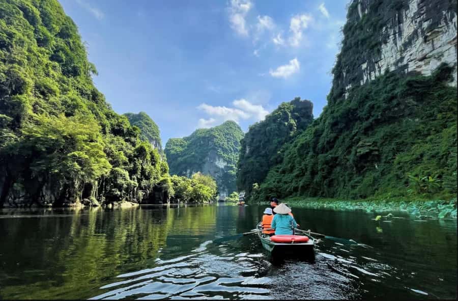 From Hanoi: Hoa Lu, Tam Coc, and Mua Cave Adventure Day Tour - Guides, group size, and the pace of the day