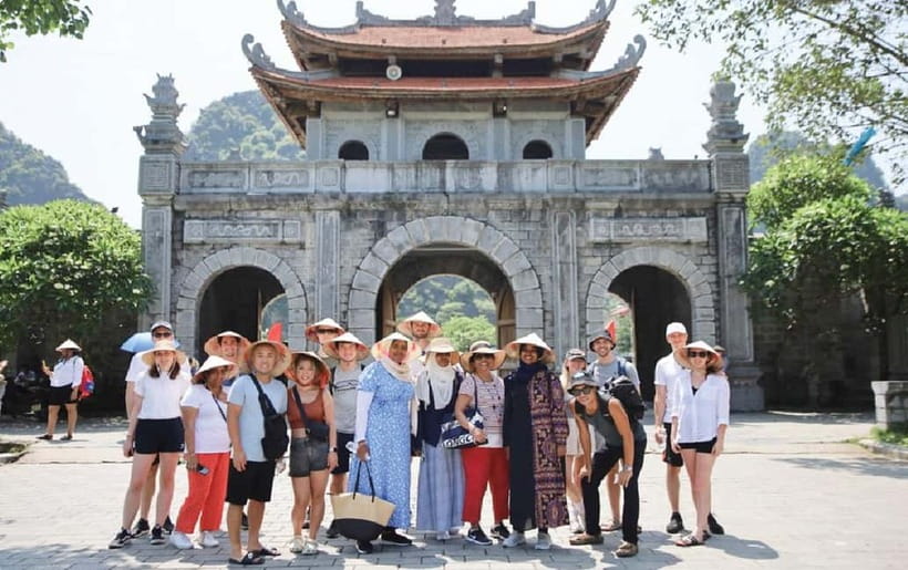 From Hanoi: Ninh Binh Boat Ride, Mua Cave Hike, Temple Visit - Lunch: convenient, filling, and not a highlight for everyone