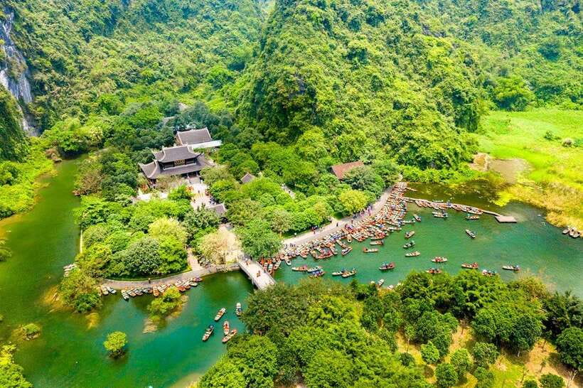 From Hanoi: Ninh Binh Boat Ride, Mua Cave Hike, Temple Visit - Transport, group size, and guide quality