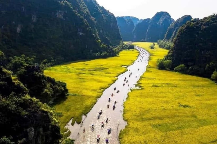 From Hanoi: Tam Coc Boat Trip and Hoa Lu & Mua Cave Tour - Tam Coc by rowboat