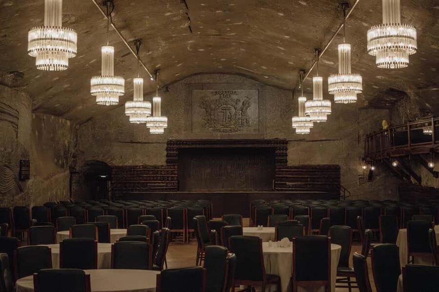 From Kraków: Wieliczka Salt Mine Tour & Fast-Track Ticket - Why a guided visit works better here