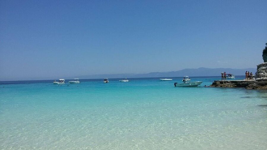 From Lefkimmi: Paxos, Antipaxos & Blue Caves Boat Tour - Who should book this island cruise?