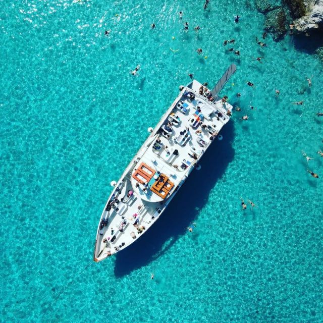 From Lefkimmi: Paxos, Antipaxos & Blue Caves Speedboat Tour - Two hours in Gaios, Paxos
