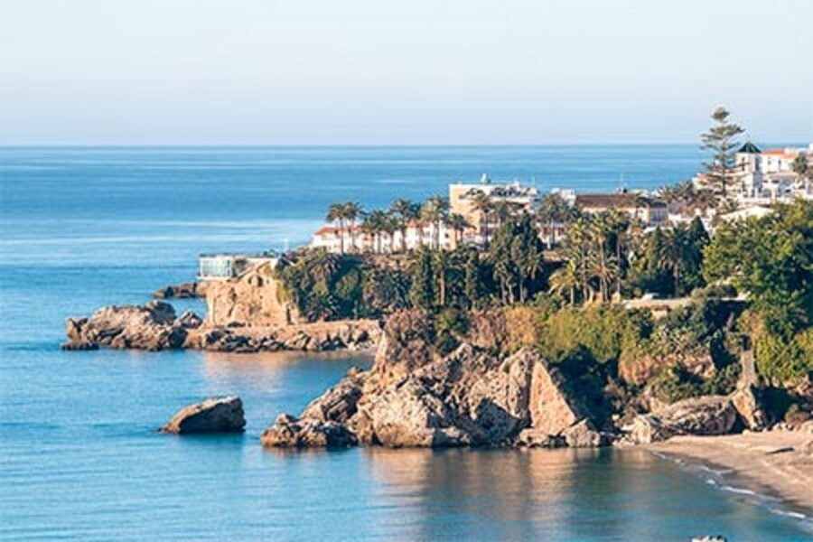 From Málaga: Caves of Nerja, Nerja and Frigiliana Day Tour - Frigiliana: whitewashed lanes with a steep side