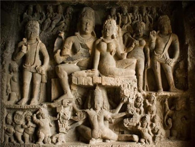 From Mumbai: Half-Day Elephanta Caves Tour with Ferry Ride - A tour with two kinds of guides