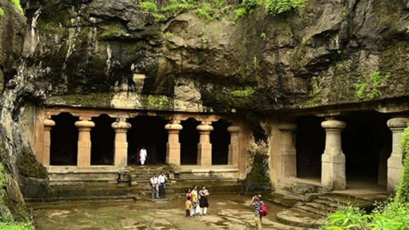 From Mumbai: Half-Day Elephanta Caves Tour with Ferry Ride - Cave 1 and the giant Trimurti