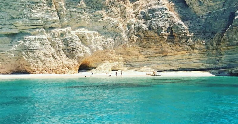 From Naxos: Koufonisia Boat Cruise and Rina's Cave w/ Lunch - Rina’s Cave makes the first stop worthwhile