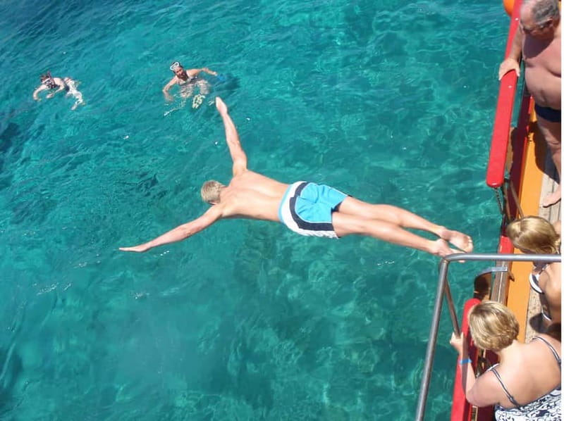 From Naxos: Koufonisia Boat Cruise and Rina's Cave w/ Lunch - The crew handles the day, but does not lead a guided tour