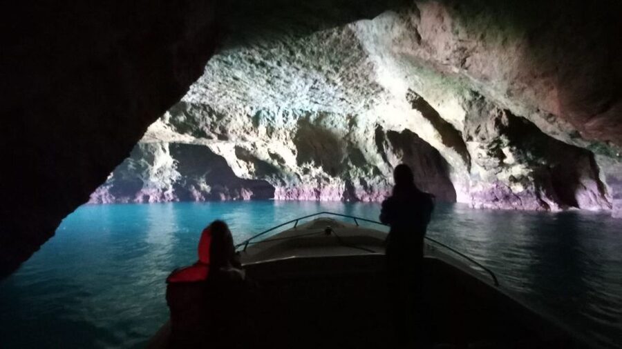 From Portimão: Algar de Benagil and Sea Caves Boat Tour - Entering Benagil Cave