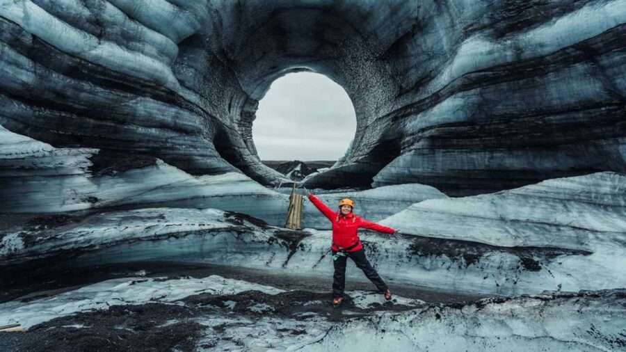 From Reykjavík: Katla Ice Cave and South Coast Tour - Switching to the super-jeep near Vík