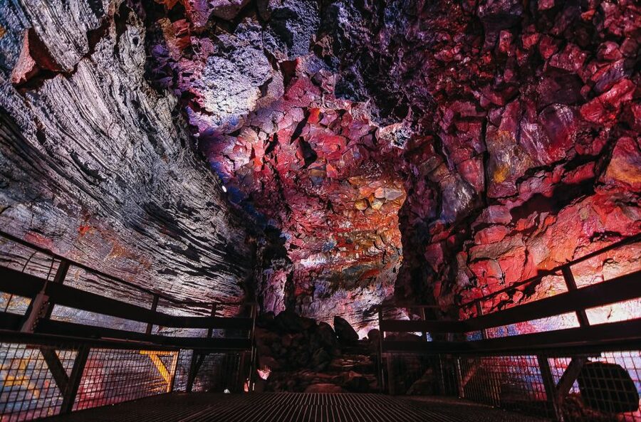 From Reykjavik: Raufarhólshellir Lava Tunnel by Bus - The one-hour cave walk