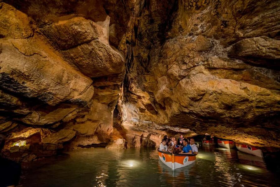 From Valencia: Cueva de Sant Josep Boat Tour with Guide - Arriving at Vall d’Uixó and preparing for the cave