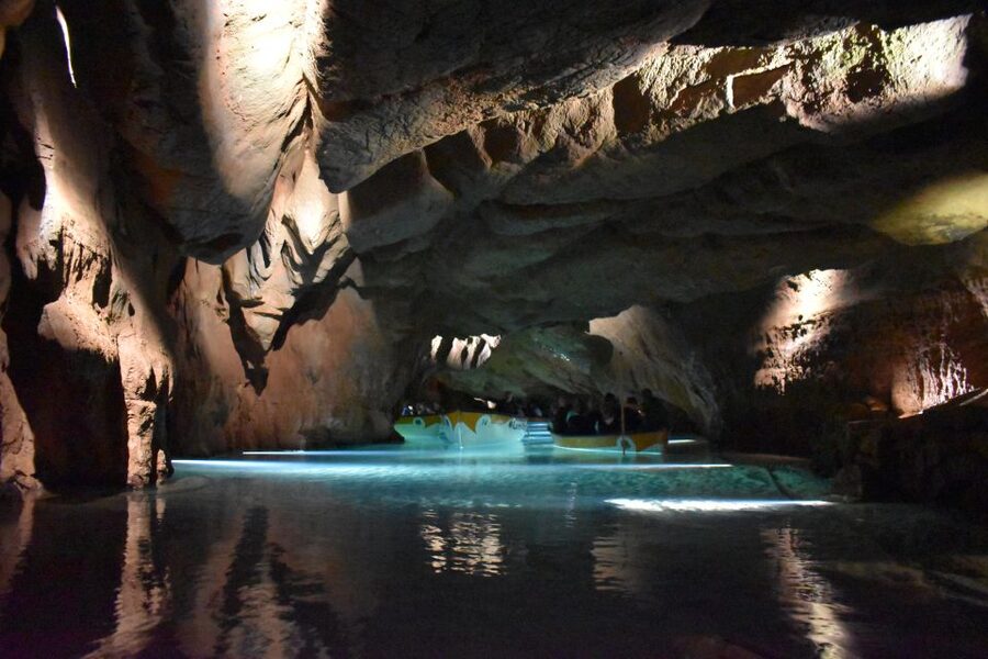 From Valencia: Cueva de Sant Josep Boat Tour with Guide - The 850-meter boat ride through the underground river