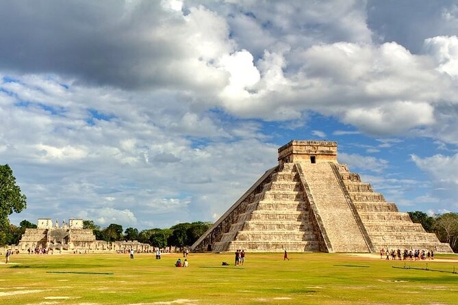 Full-Day Chichen Itza, Coba, cenote Ik Kil and Tulum Private Tour - Tulum begins with Caribbean views