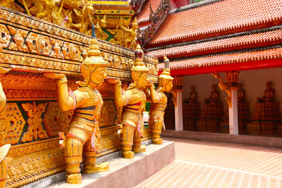 Full-Day Temple Tour Including Dragon Cave from Khao Lak - A local Thai lunch with room for special diets
