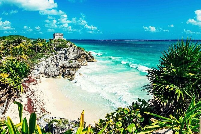 Full Day Tulum Ruins Tour Cenote and Swimming with Sea Turtles - Tulum ruins: superb views, serious heat