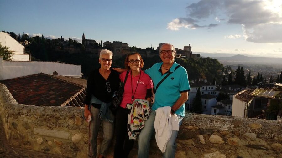 Granada: Albaicín, Sacromonte & Museum of Caves Walking Tour - Walking through Sacromonte’s cave quarter