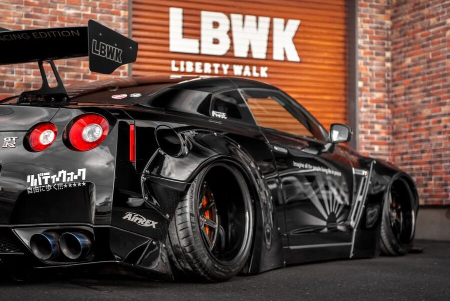 GT-R35 800hp Club Membership - secret underground car meet - Super Autobacs, Japan’s car-parts playground