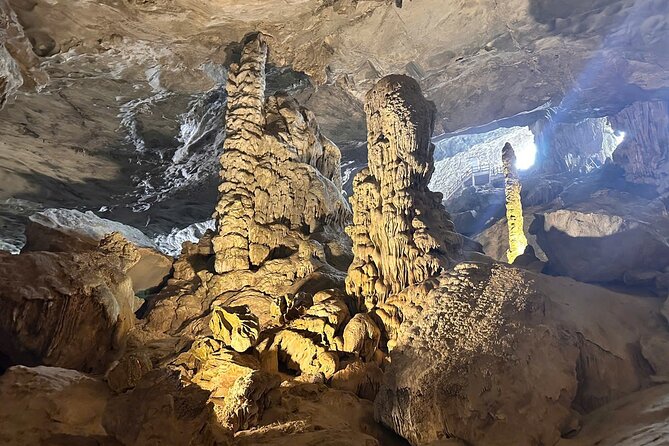 Ha Long Bay Cruise Day Tour - Cave, Kayaking, Swimming & Lunch - Sung Sot Cave: the most impressive stop and the busiest one