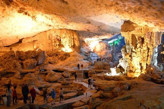 Halong Bay Day Tour By Diamond Era Cruise,Titop,Sung Sot & kayak - Hang Luon by kayak or bamboo boat