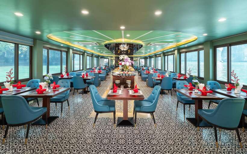 Hanoi: Halong Bay Cruise, Amazing Cave, Titov Island & Kayak - The return cruise and sunset snack