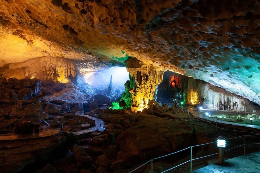 Hanoi: Halong Bay Day Trip with Titop Island, Cave, & Kayak - What the $40 price really gives you