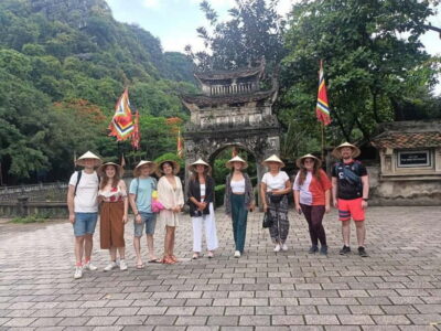 Hanoi/Ninh Binh: 1-Day Tam Coc/Trang An, Hoa Lu & Mua Caves