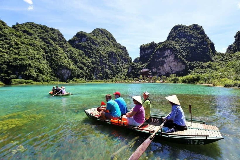 Hanoi: Ninh Binh, Bai Dinh/Hoa Lu, Trang An, & Mua Cave Tour - Choose Bai Dinh’s giant temples or Hoa Lu by bicycle