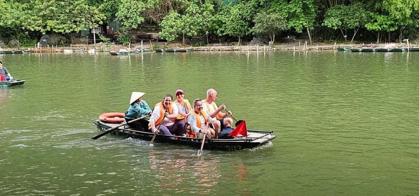 Hanoi: Ninh Binh, Bai Dinh/Hoa Lu, Trang An, & Mua Cave Tour - Climbing Mua Cave for the best view