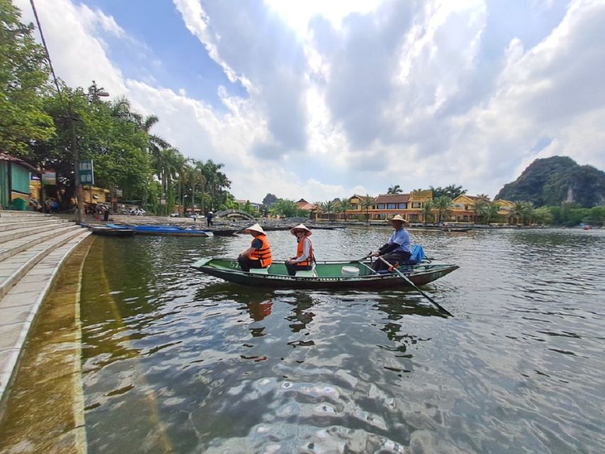 Hanoi: Ninh Binh, Hoa Lu, Tam Coc and Mua Cave Day Trip - Tam Coc by sampan, about 1.5 hours on the river