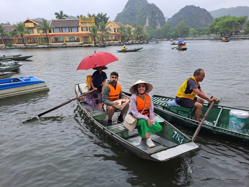 Hanoi: Ninh Binh, Hoa Lu, Tam Coc and Mua Cave Day Trip - Mua Cave and the 500-step climb