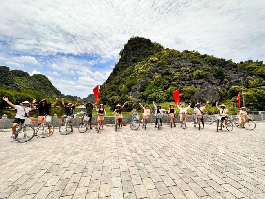 Hanoi: Ninh Binh, Hoa Lu, Tam Coc and Mua Cave Day Trip - Hoa Lu, Vietnam’s former capital