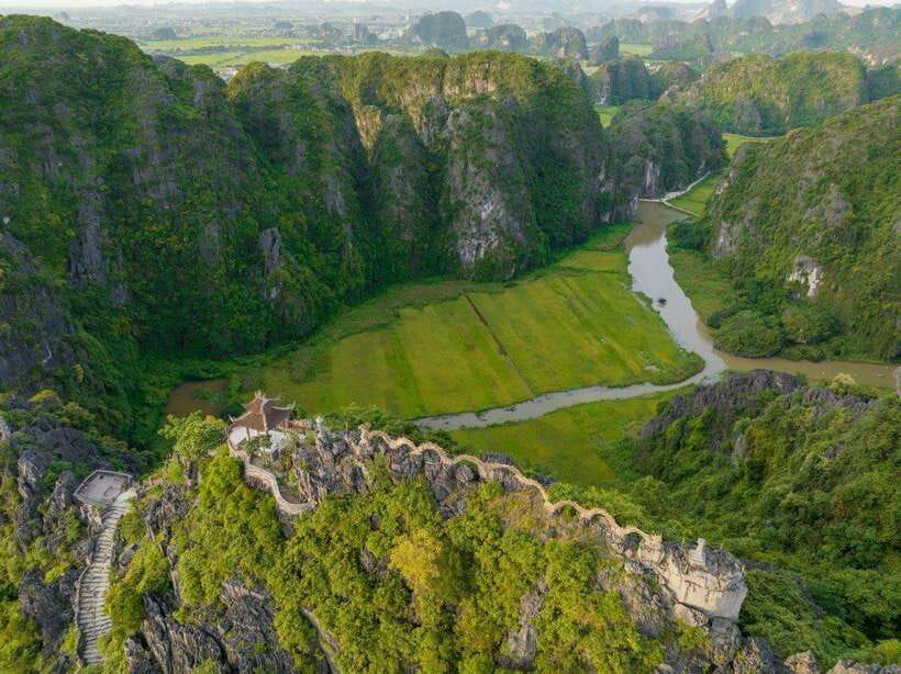 Hanoi: Ninh Binh- Hoa Lu - Trang An - Mua Cave - Best Seller - Lunch with local Vietnamese dishes