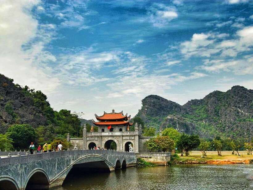 Hanoi: Ninh Binh, Hoa Lu, Trang An & Mua Cave Day Trip - Why Ninh Binh makes a strong day trip from Hanoi